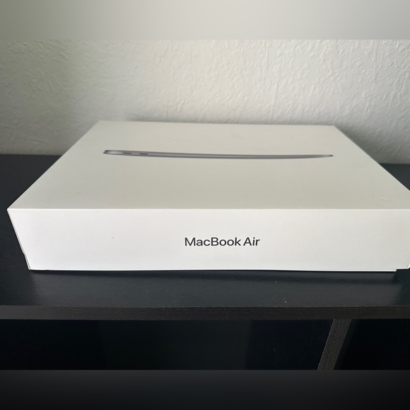 Apple MacBook Air Packaging in White